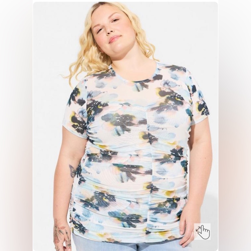 Torrid Stretch Mesh Crew Neck Ruched Top size 2x